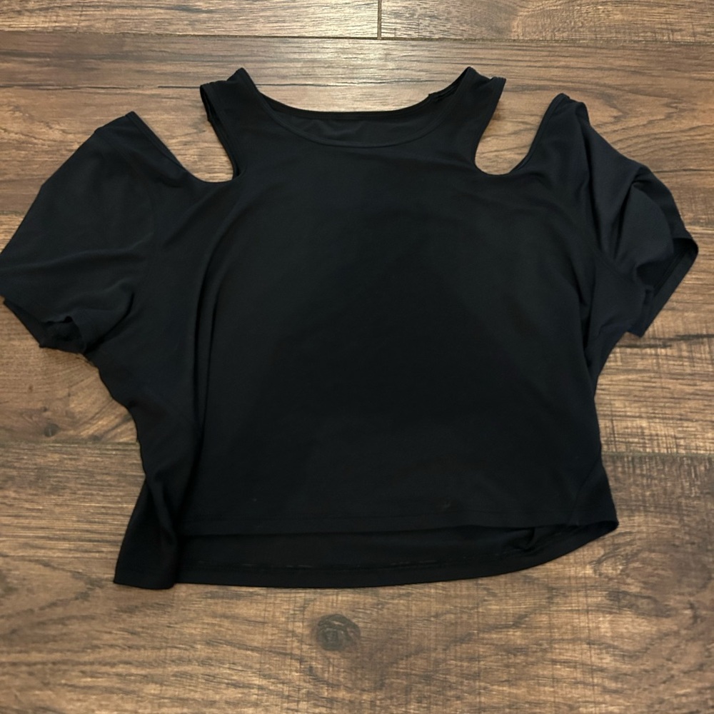 shoulder cut out yoga shirt like new.